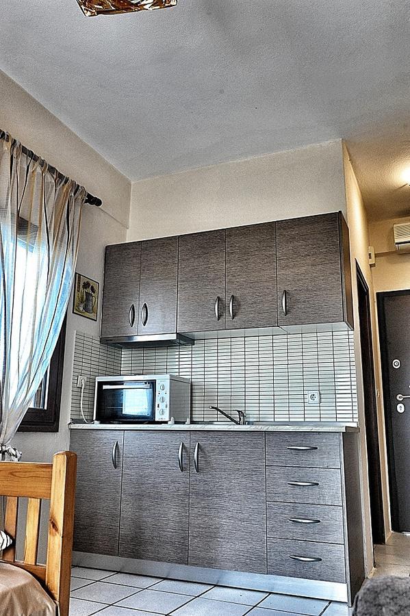 פסאקודיה Palm Tree Apartments מראה חיצוני תמונה